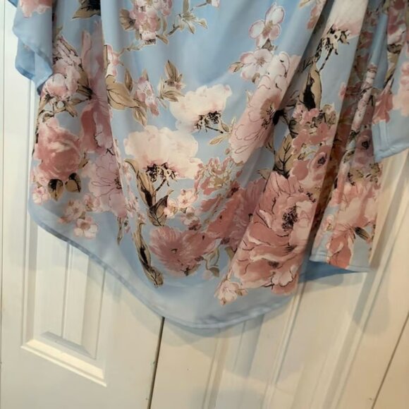 Oddy Blue Floral Off Shoulder Top Size Medium - Picture 4 of 7